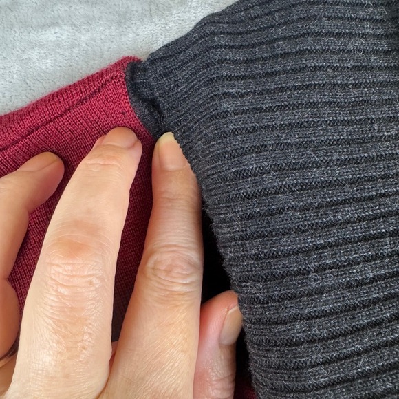 Krimson Klover Poncho Womens S/M Red Black Wool Cowl Neck Skier Graphic (1429) - Picture 6 of 11